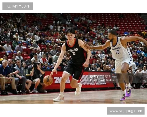 NBA开拓者险胜雷霆之战杨瀚森全场未获登场机会末节惊险收尾